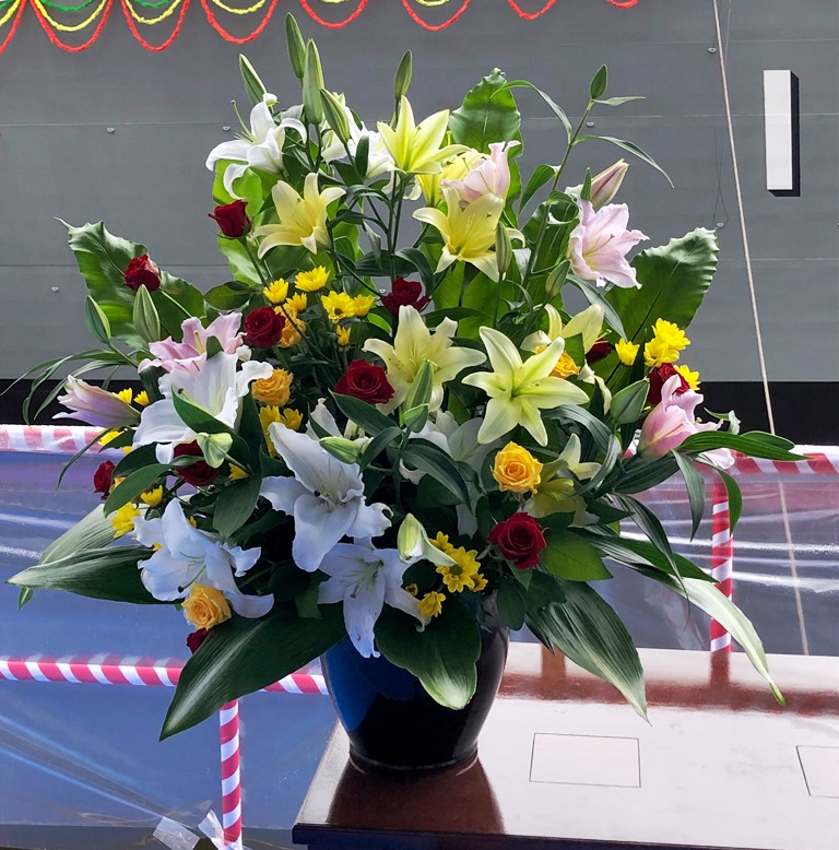 横浜へ壺花を配達しました!【横浜花屋の花束・スタンド花・胡蝶蘭・バルーン・アレンジメント配達事例462】