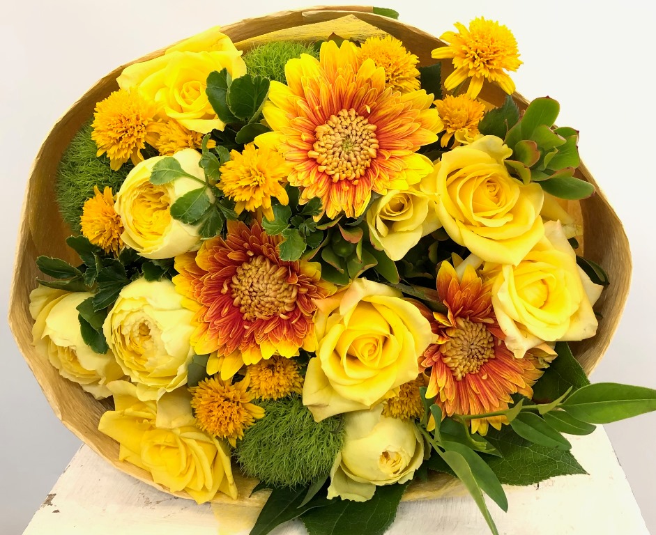 横浜市みなとみらいへ送別用花束を即日当日配達しました!【横浜花屋の花束・スタンド花・胡蝶蘭・バルーン・アレンジメント配達事例461】