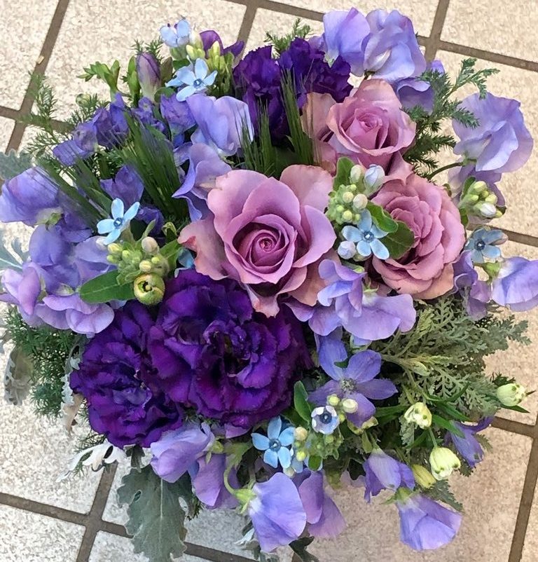お誕生日用ブーケのご注文をいただきました!【横浜花屋の花束・スタンド花・胡蝶蘭・バルーン・アレンジメント配達事例558】