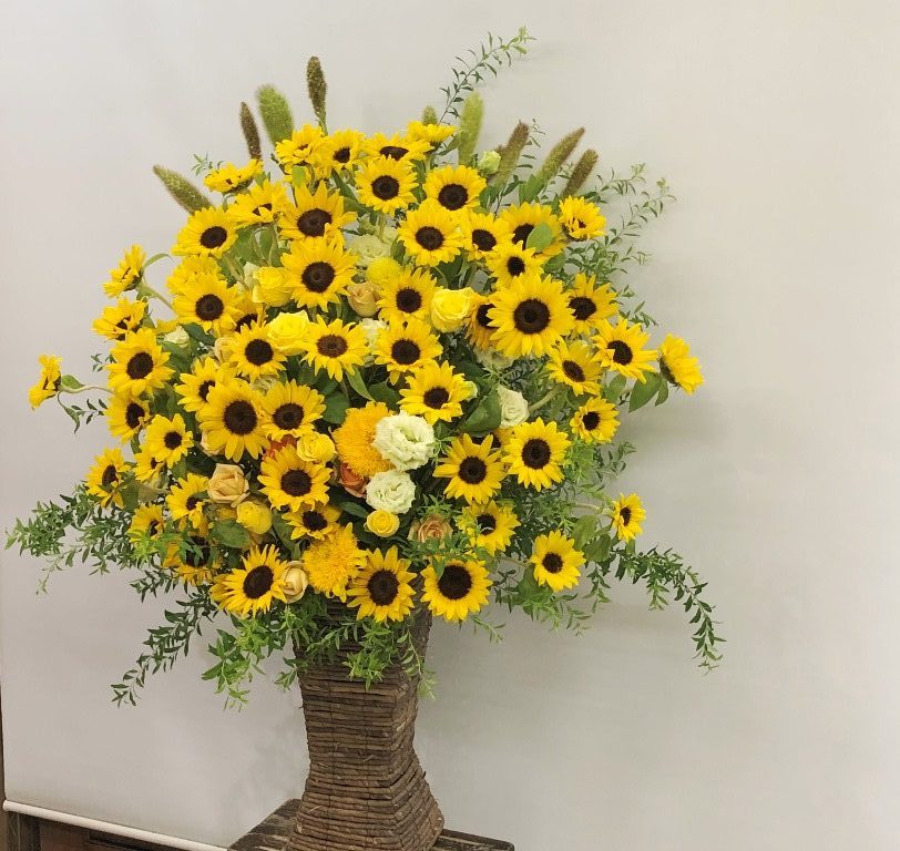 横浜市関内相生町へアレンジメントを即日当日配達しました。【横浜花屋の花束・スタンド花・胡蝶蘭・バルーン・アレンジメント配達事例705】